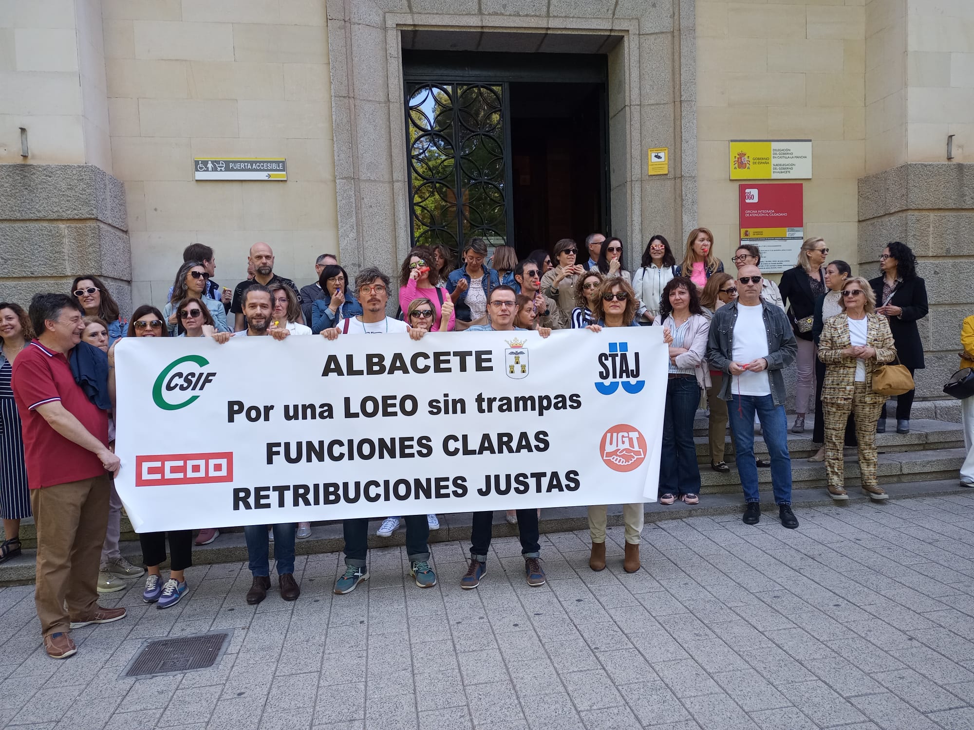 Concentración ante la subdelegación del Gobierno de Albacete para